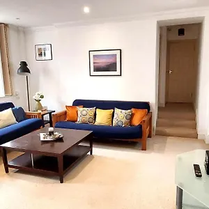 https://extremely-well-located-seafront-1-bedroom-apartment-in.brighton-hotels-england.com